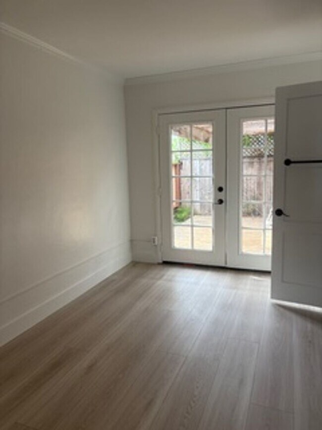 Foto del edificio - Charming Completely Remodeled 2 Bedroom House in Shell Beach