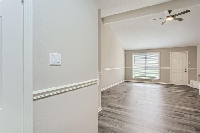 Foto del edificio - 7206 Sharpsburg Dr
