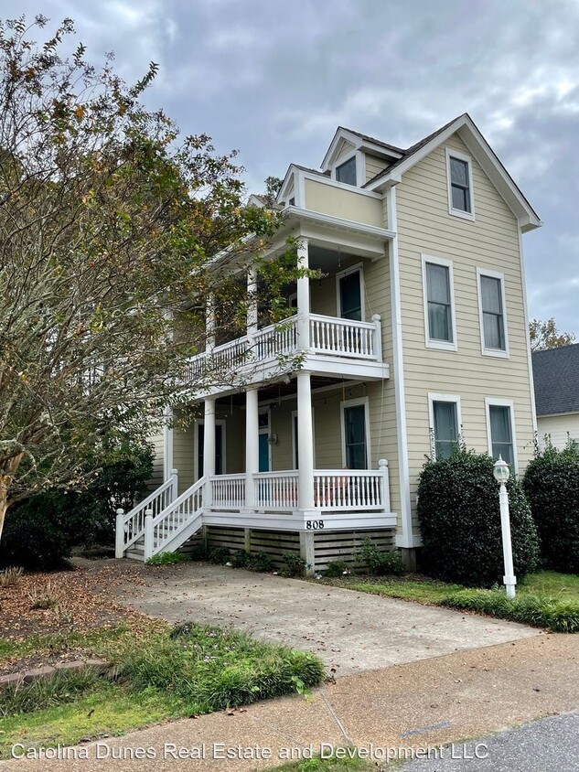 Manteo Apartments