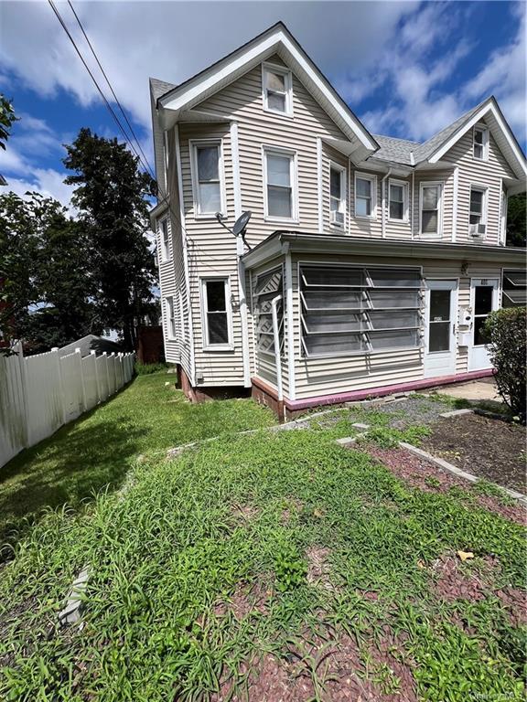 Primary Photo - 402 Dyckman St