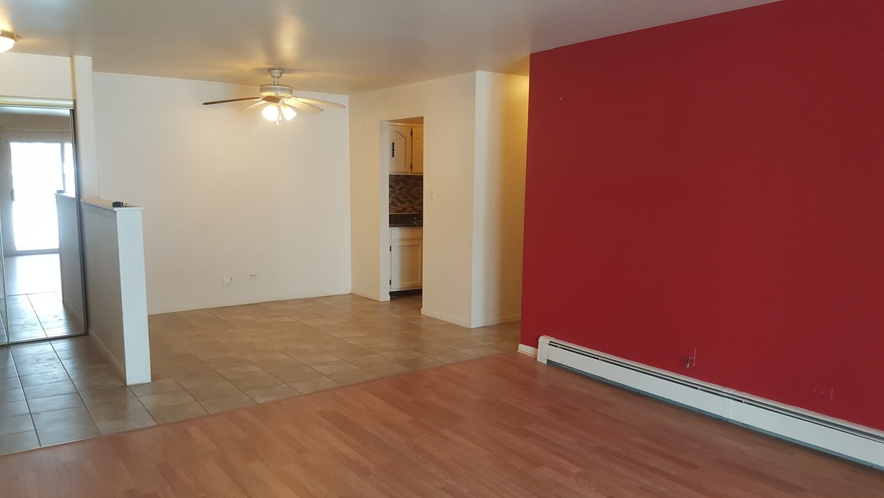 1165 Valley Ln, Hoffman Estates, IL 60169 Condo for Rent in Hoffman