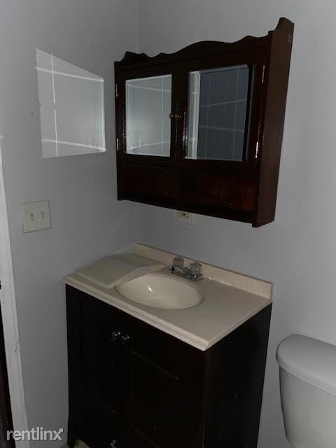 Building Photo - 3 br, 2 bath  - 52 Adeline St Unit 1