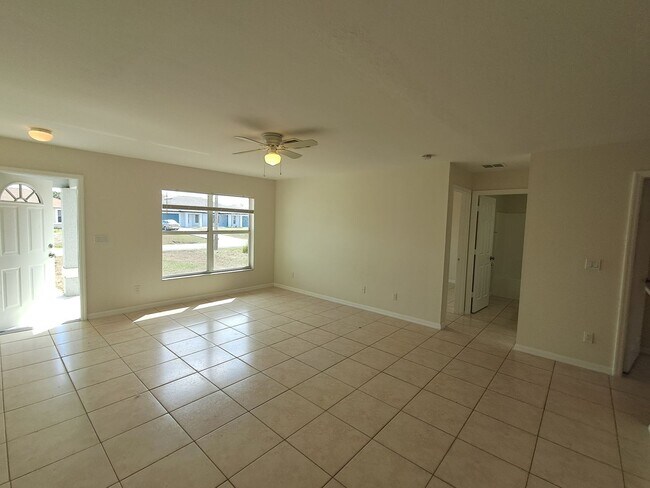 Foto del edificio - FREE RENT IF LEASED IN MARCH!!!  AVAILABLE NOW!!!  2 BEDROOM 2 BATH + DEN DUPLEX