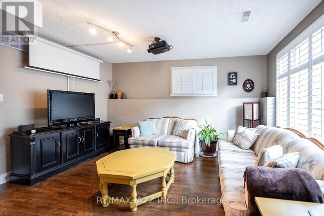 Photo du bâtiment - 801 Tarn Ct