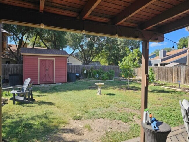 Building Photo - 3BR, 2FB