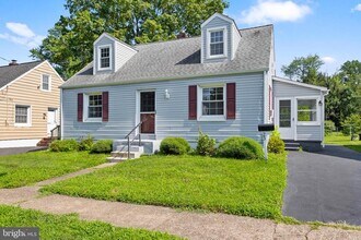 Building Photo - 23 W Upper Ferry Rd