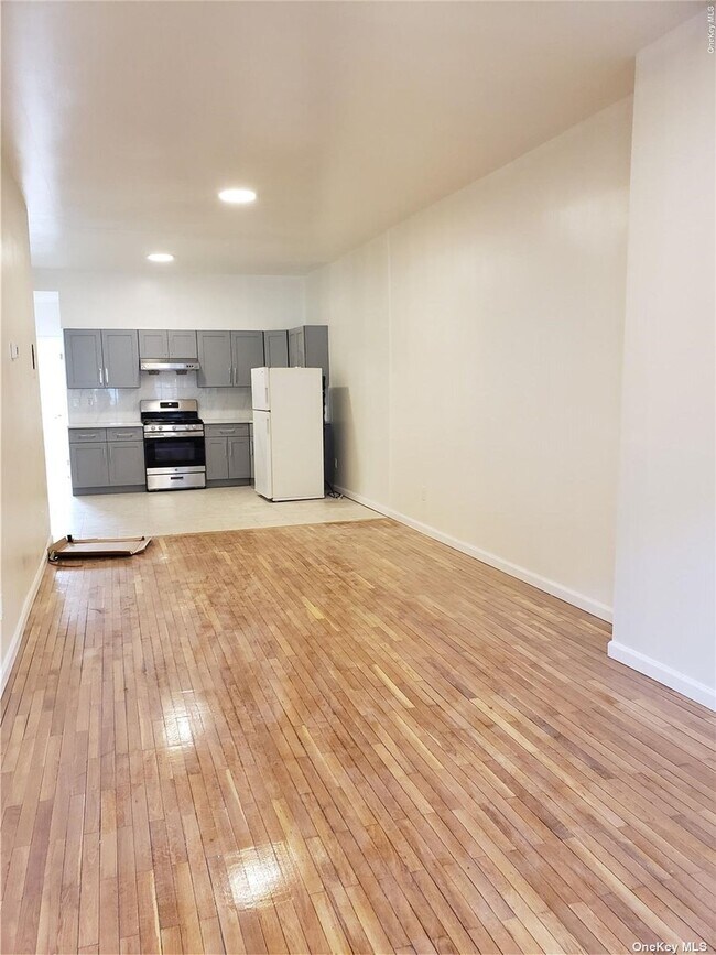 Foto del edificio - 96-14 Jamaica Ave