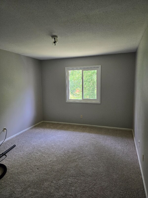 Foto del edificio - 1718 NW Pine Rd