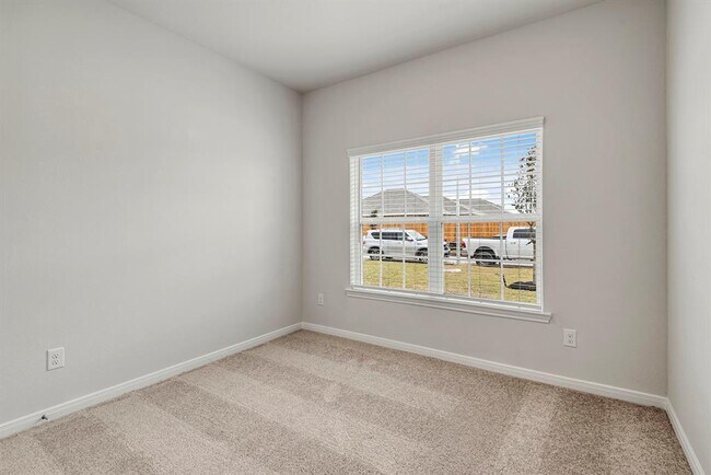 Building Photo - 401 Polly Grv Dr