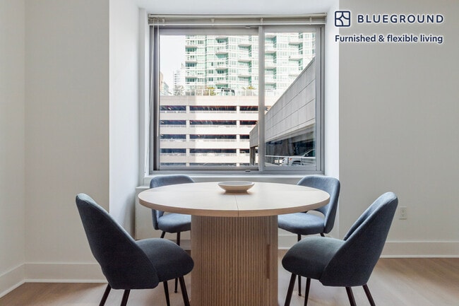 Foto del edificio - 4-75 48th Avenue-SI FL5-ID2233