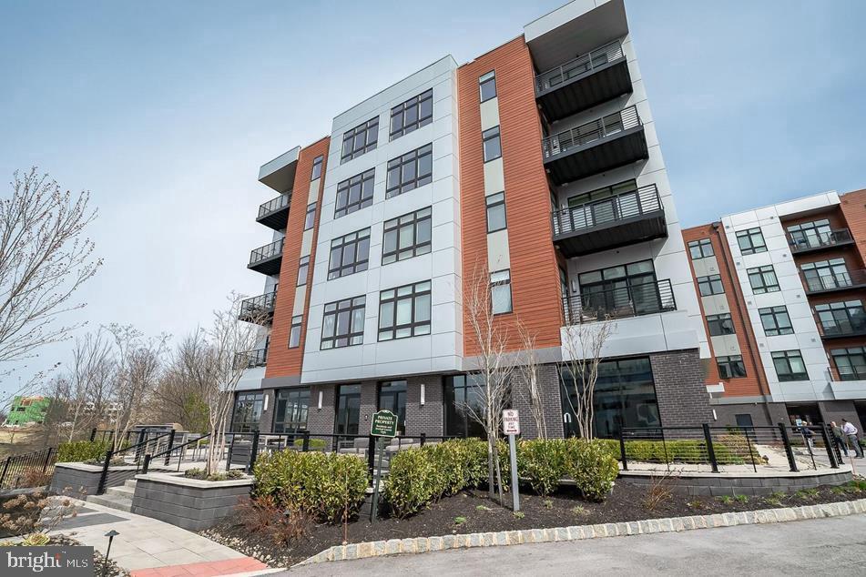 Foto principal - 575 S Goddard Blvd