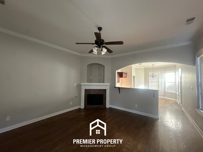 Foto del edificio - 6942 Lagrange Grove Dr