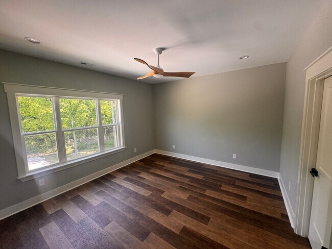 Foto del edificio - LAKE VIEW RENTAL HOME IN GUNTERSVILLE, AL