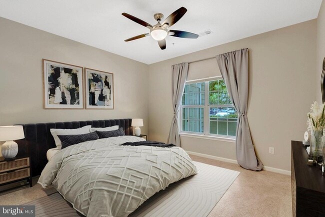 Foto del edificio - 1701 Lake Shore Crest Dr