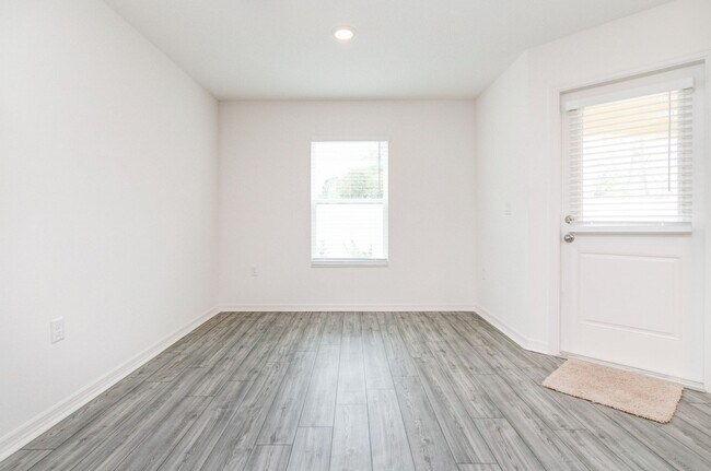 Foto del edificio - Lovely 2 Bed/2.5 Bath Townhome FOR RENT in...