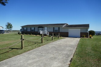 Building Photo - 144 Edgewater Dr