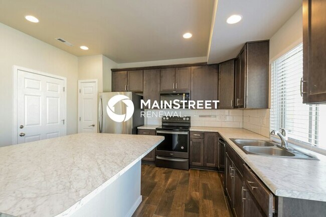 Foto del edificio - 3 Bedroom Pet-Friendly Home in Denver, CO with Main Street Renewal