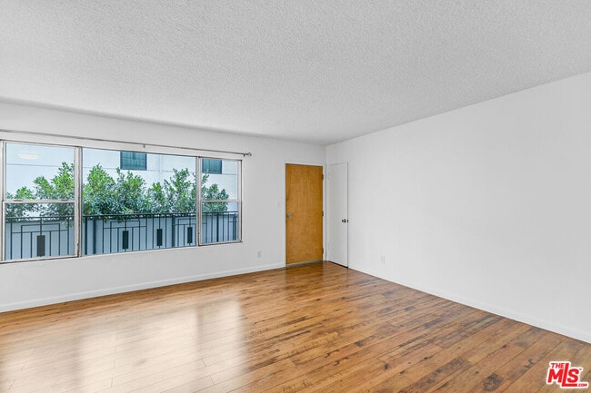 Building Photo - 1812 N Gramercy Pl