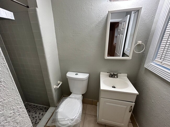 Foto del edificio - Beautiful 3 Bedroom House- Normandy/ Wests...