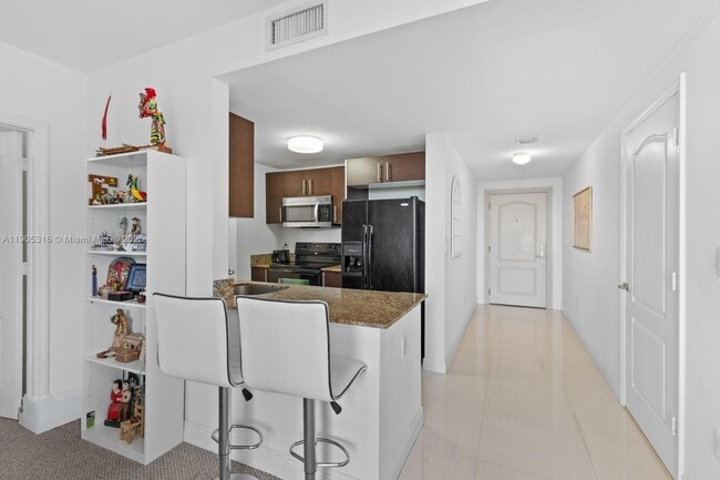 Building Photo - 2701 SW 3rd Ave