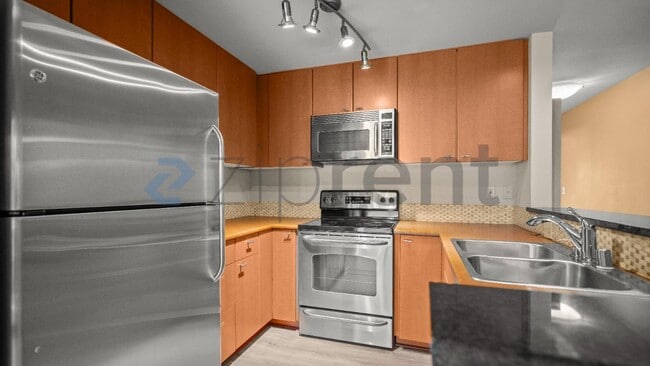 Building Photo - Unit A302