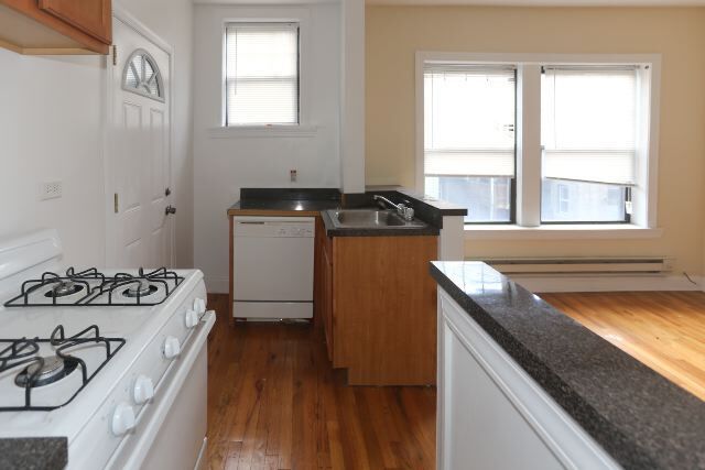 Foto del edificio - 667 W Cornelia Ave