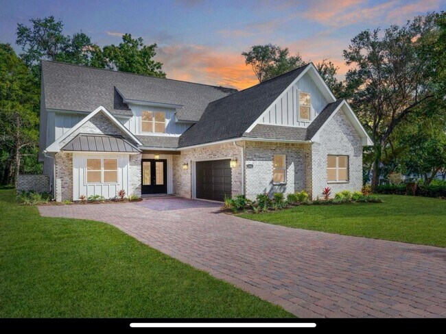 Building Photo - 5 Bedroom Single Family Home in Gulf Breeze