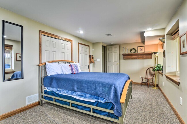 Walkout bedroom with private entrance - 5027 Harp Dr