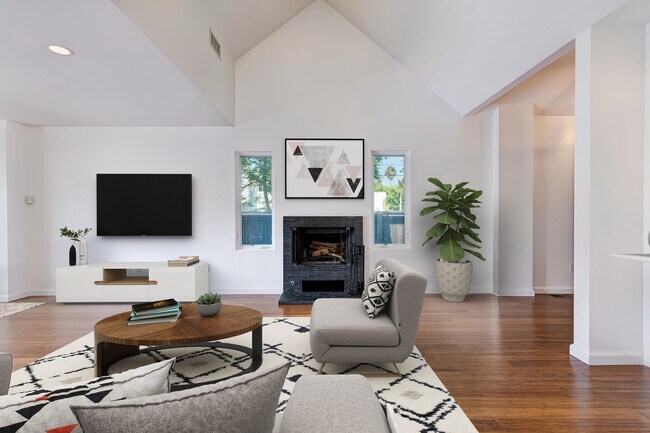 Main living space - 547 N Alta Vista Blvd