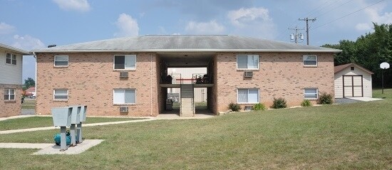Building Photo - 225 - 229 S Antrim Way
