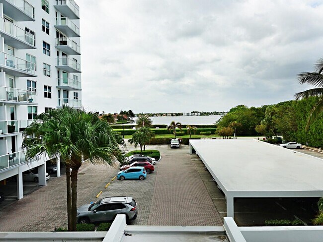 Foto del edificio - 3450 S Ocean Blvd