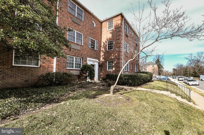 Foto del edificio - 1700 W Abingdon Dr