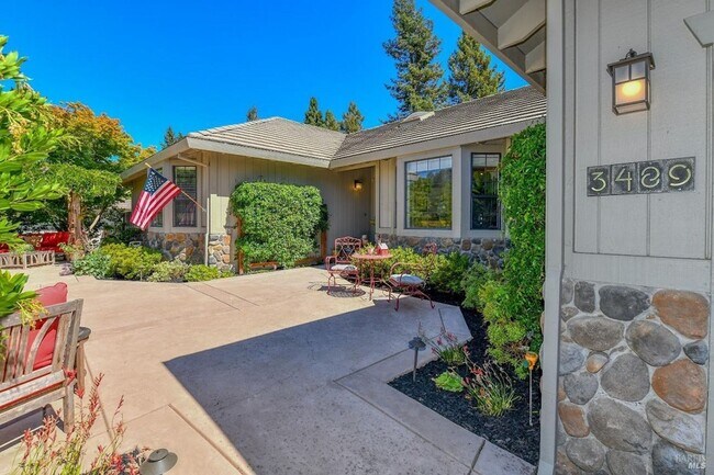 Building Photo - Stunning Four Bedroom Browns Valley Home for Rent