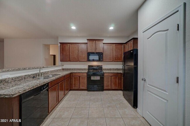 Foto del edificio - 4582 W Crescent Rd