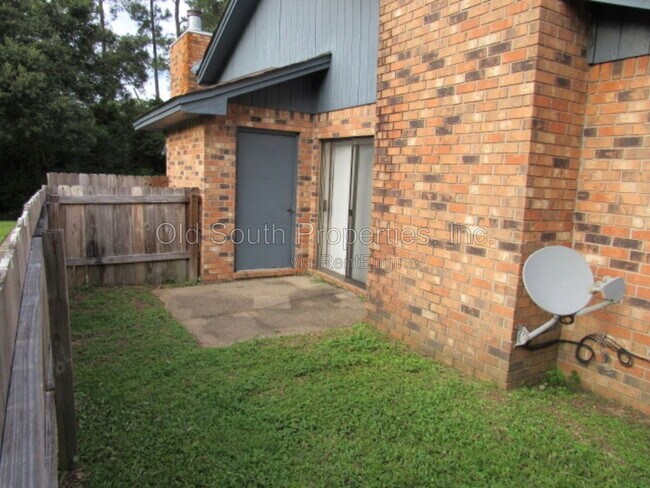 Foto del edificio - 3328 Pine Forest Rd