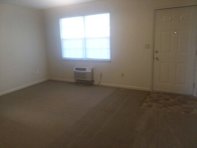 Sala de estar - 2000 Pine Harbor Ln