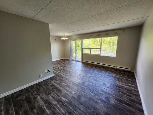 Building Photo - 411 Ellerdale St