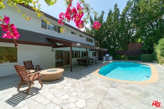 Building Photo - 4220 Towhee Dr