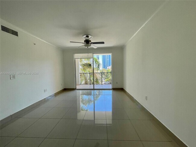 Foto del edificio - 17100 N Bay Rd
