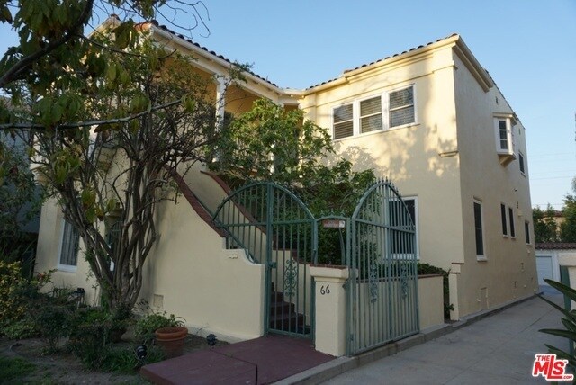 Building Photo - 166 N Arnaz Dr