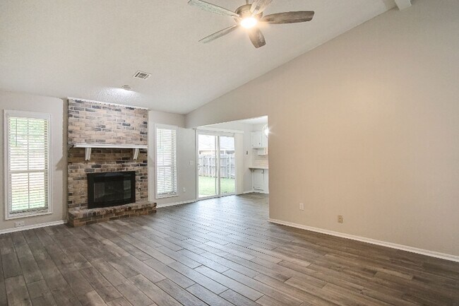 Foto del edificio - 501 Holly Hill Rd