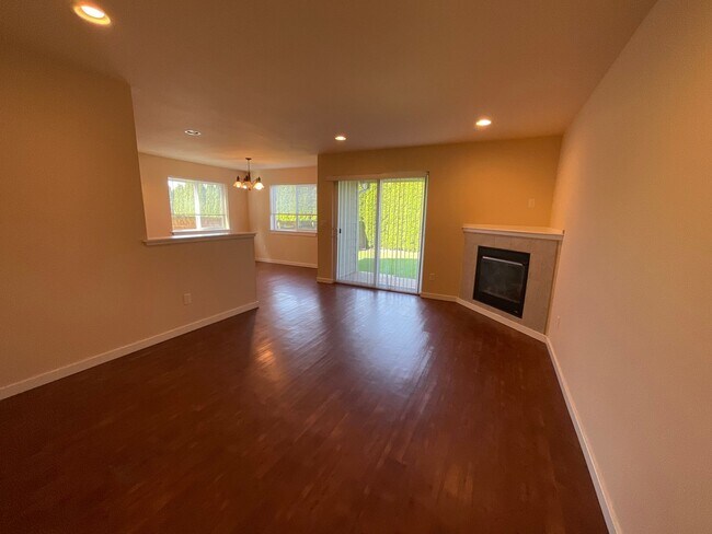 Foto del edificio - 2200 Greenview Cir