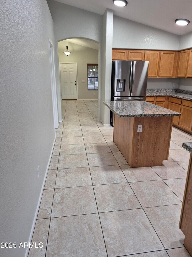 Foto del edificio - 893 W Straford Ave