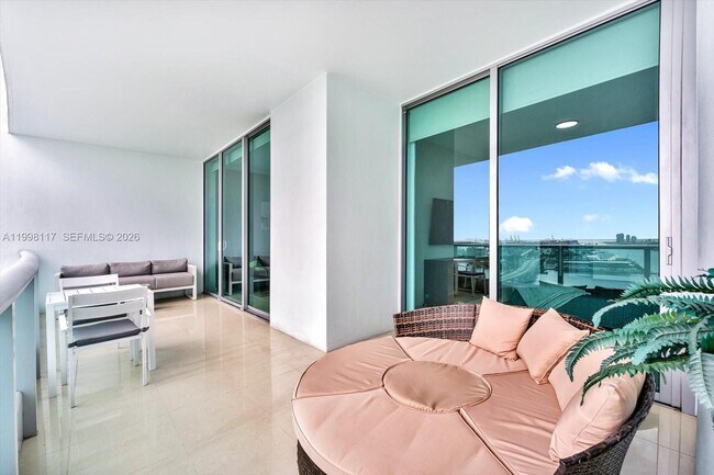 Foto del edificio - 900 Biscayne Blvd