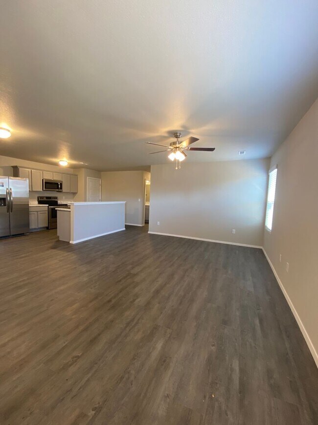 Foto del edificio - *Pre-leasing* Three Bedroom | Two Bathroom...