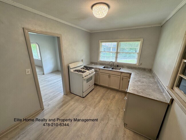 Foto del edificio - 327 Woolfolk St