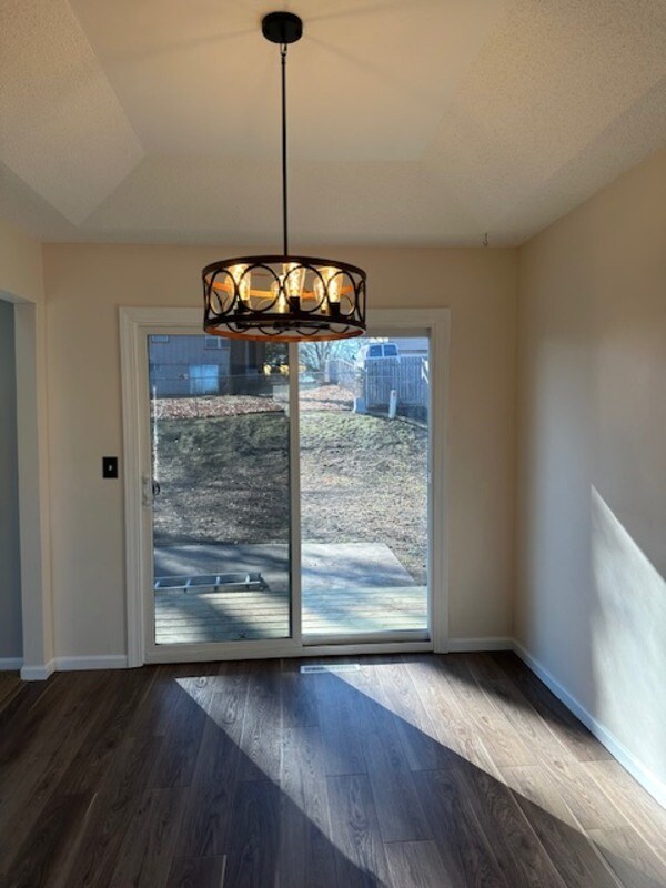 Building Photo - 305 SE 2 St