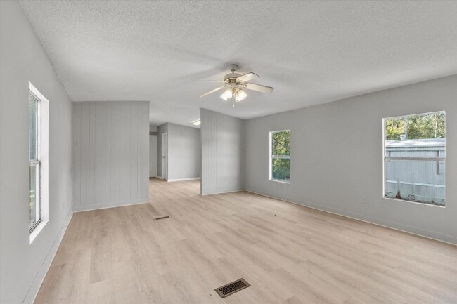 Building Photo - 210 Cameron Cir