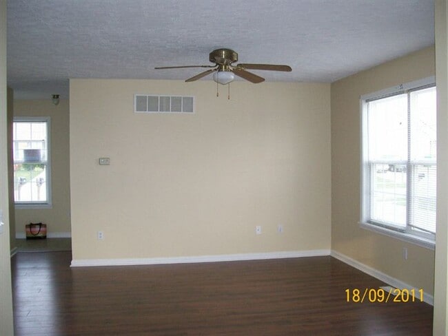 Building Photo - 2 br, 2 bath Duplex - 5111 Whirlaway Lane ...