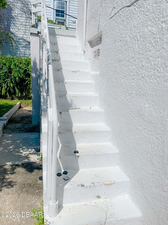 Foto del edificio - 411 N Oleander Ave